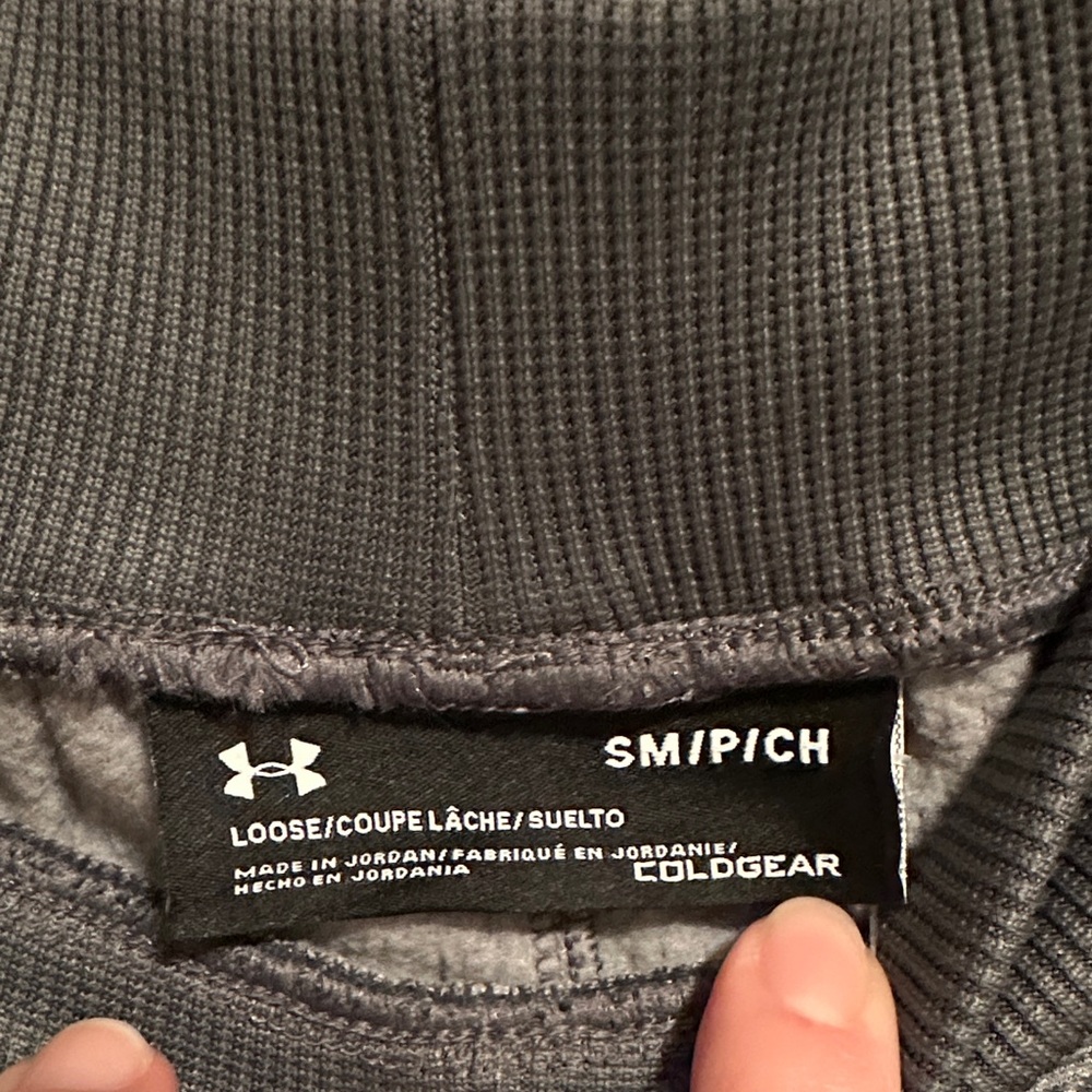 NWT. Women’s small Under Armour Gray Track Pants. Cold gear. - Picture 4 of 5